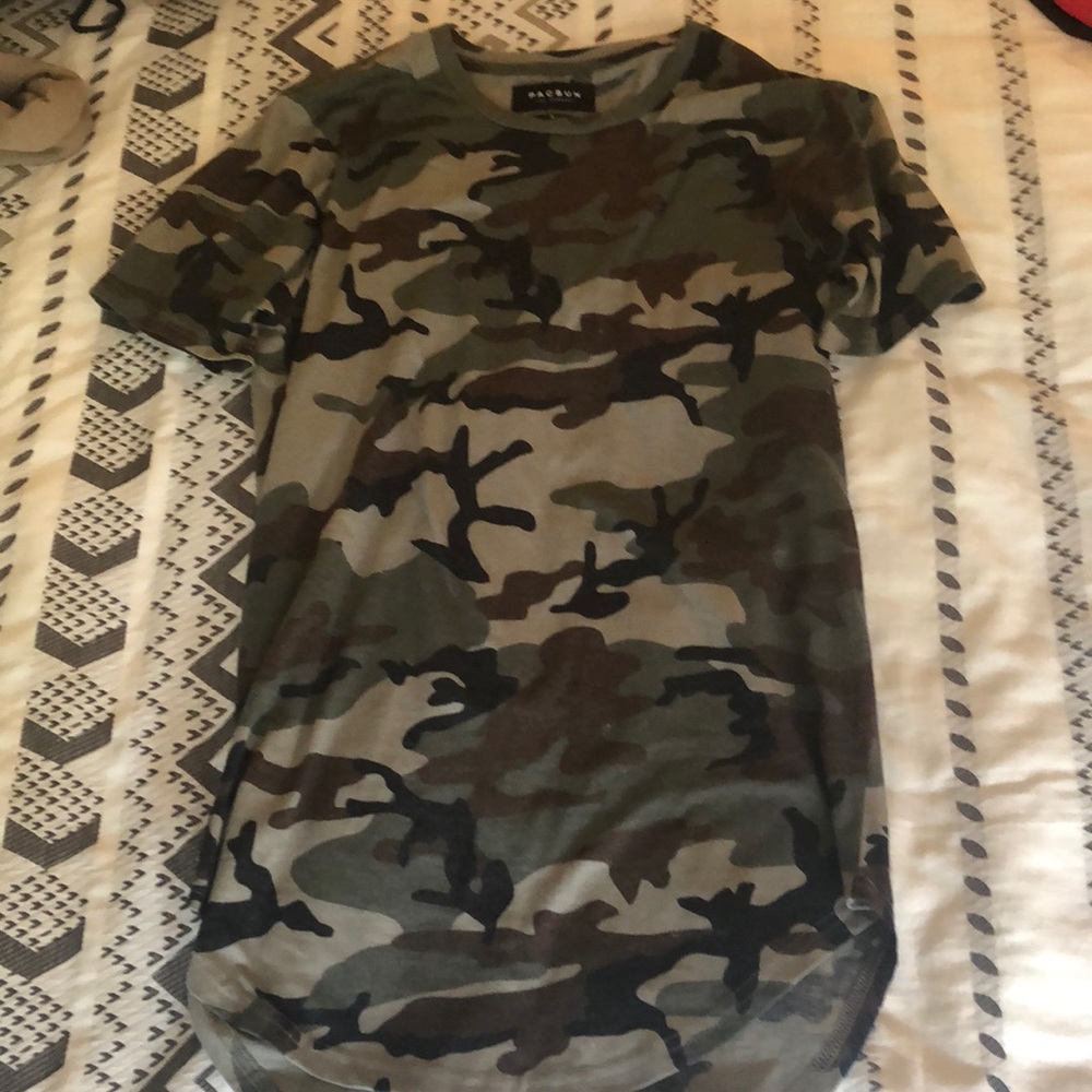 Men’s PacSun longer sit cameo t-Shirt